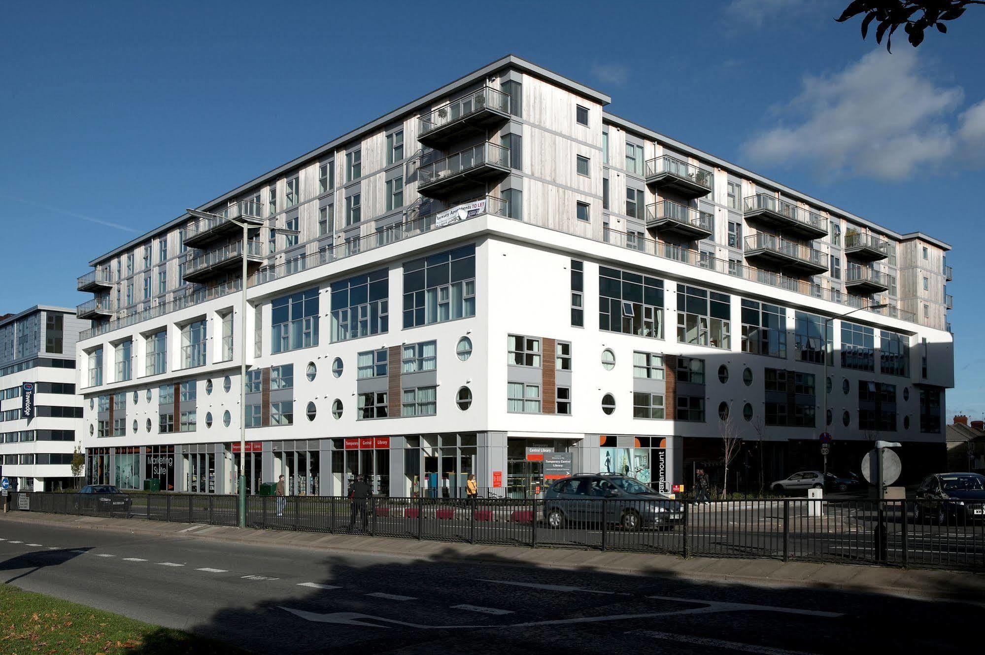 The Paramount, Swindon Dış mekan fotoğraf